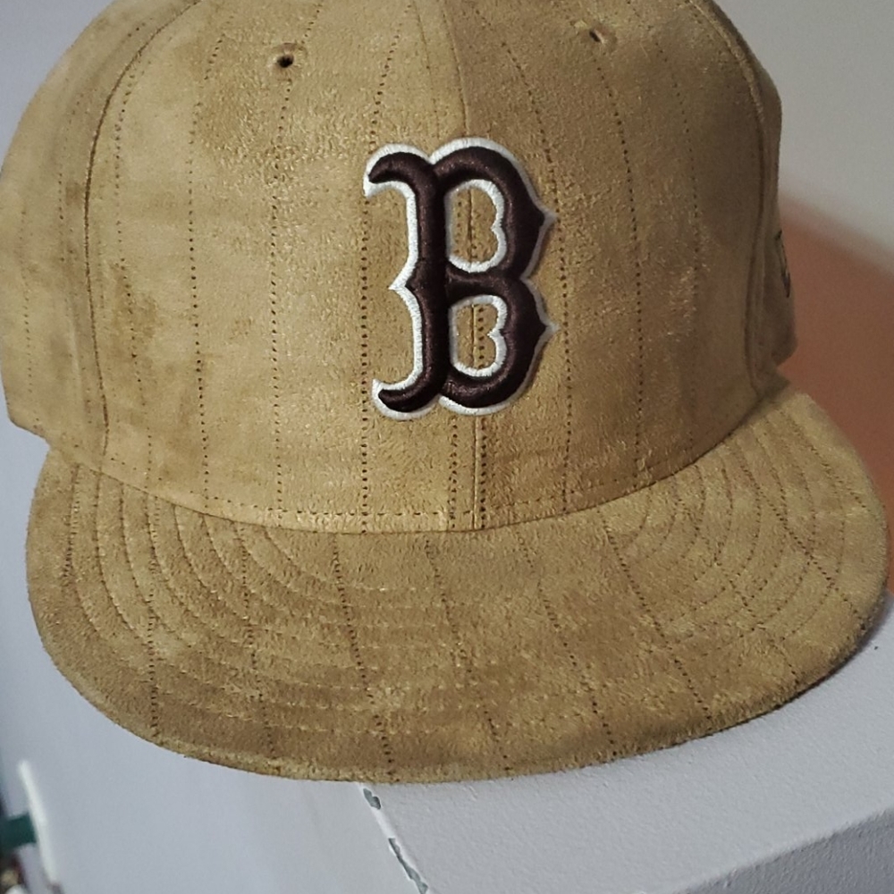 Red Sox hat - Picture 6 of 8